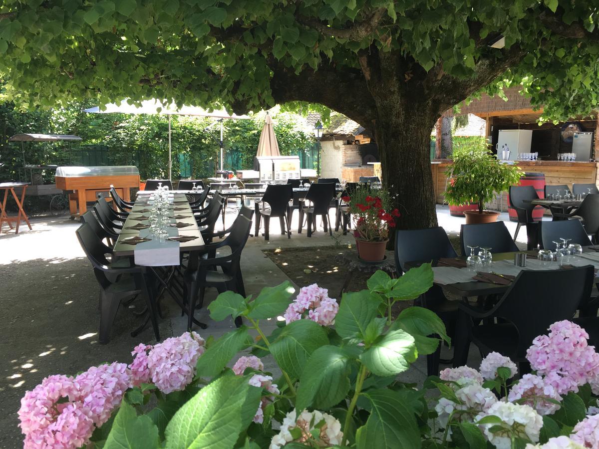 Le Relais Des Vieilles Postes 호텔 Les Avenières 외부 사진