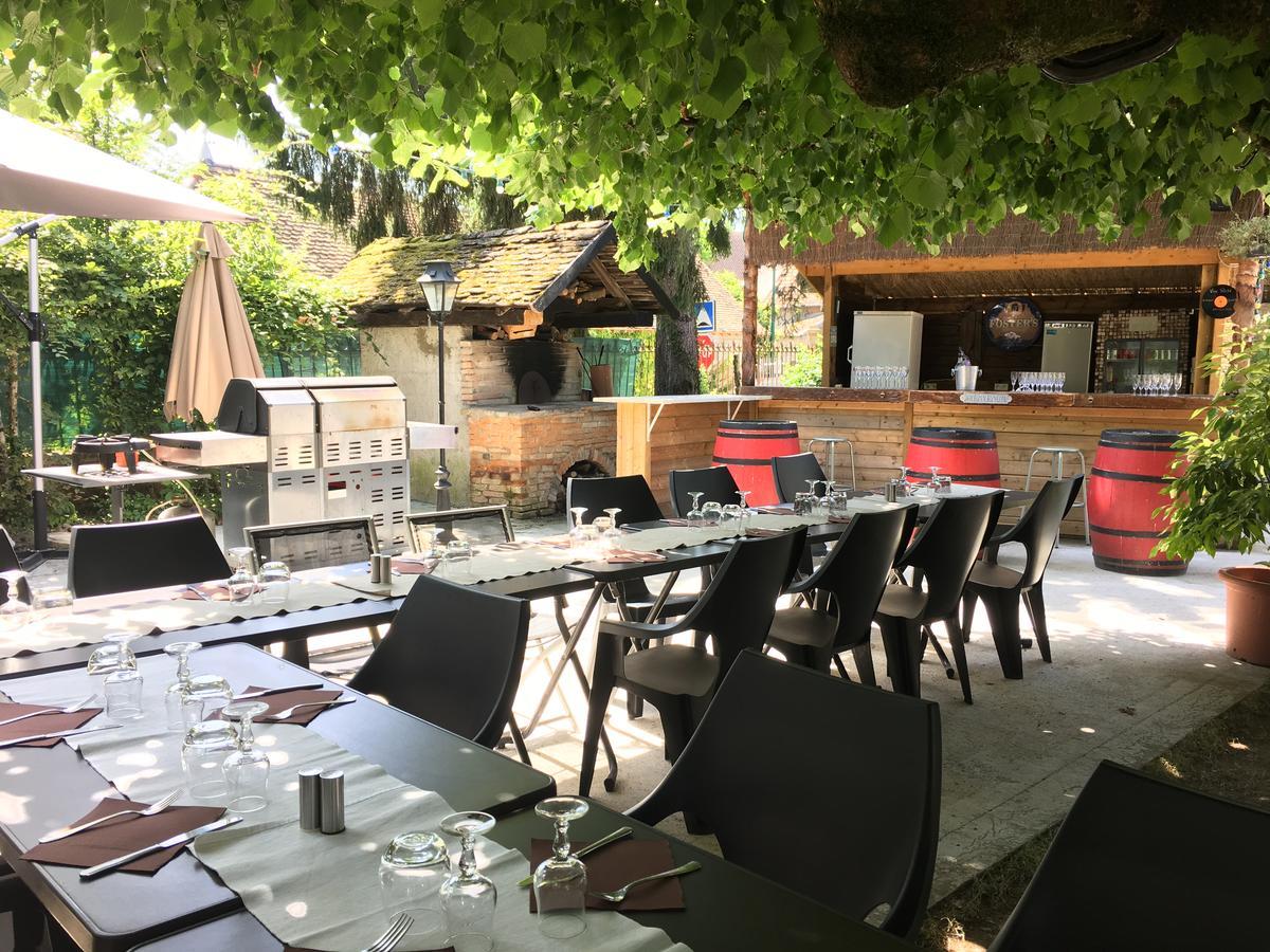 Le Relais Des Vieilles Postes 호텔 Les Avenières 외부 사진