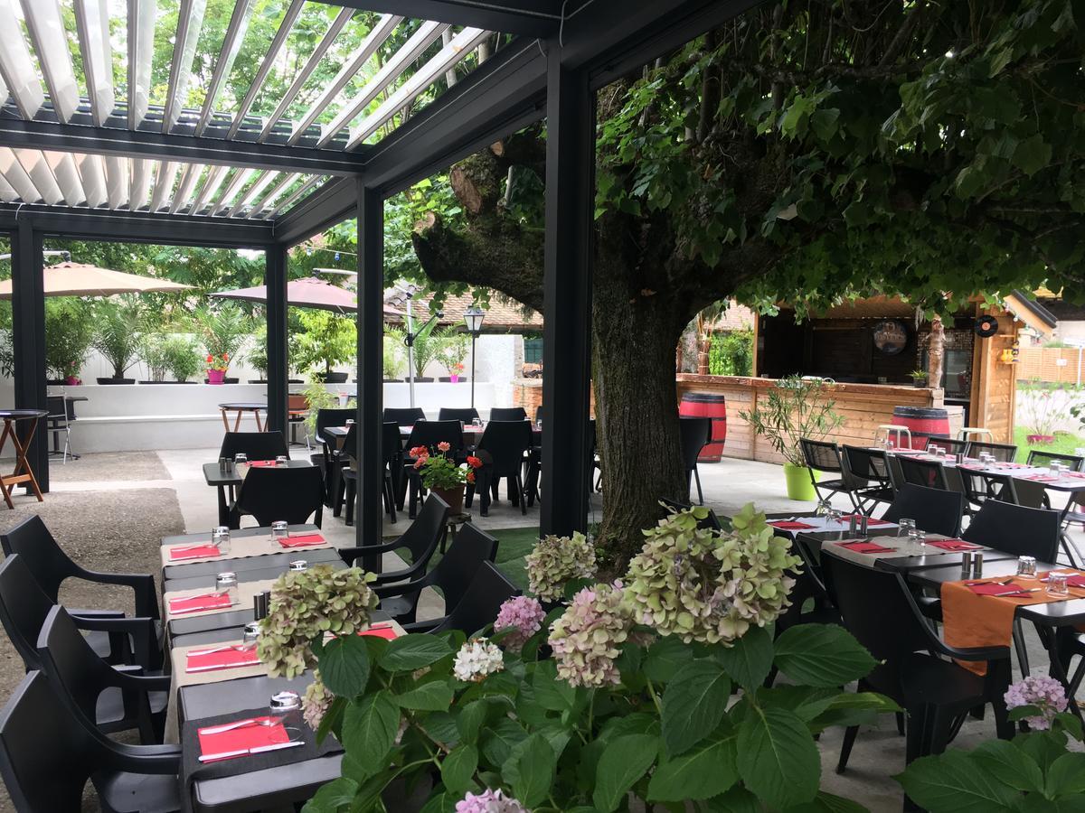 Le Relais Des Vieilles Postes 호텔 Les Avenières 외부 사진