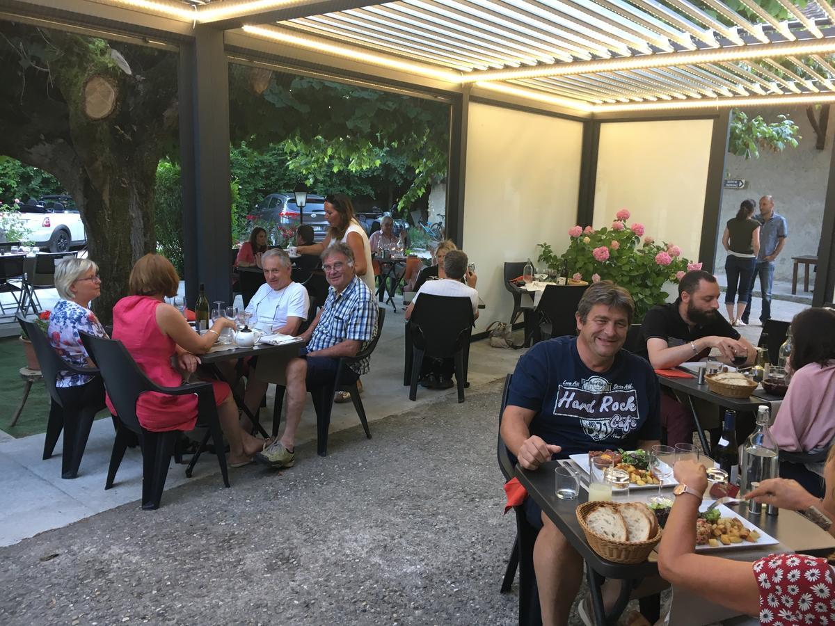 Le Relais Des Vieilles Postes 호텔 Les Avenières 외부 사진