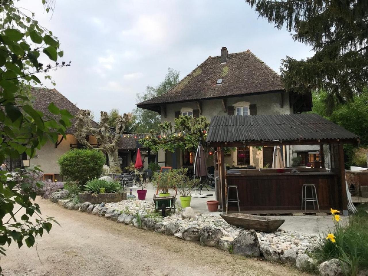 Le Relais Des Vieilles Postes 호텔 Les Avenières 외부 사진