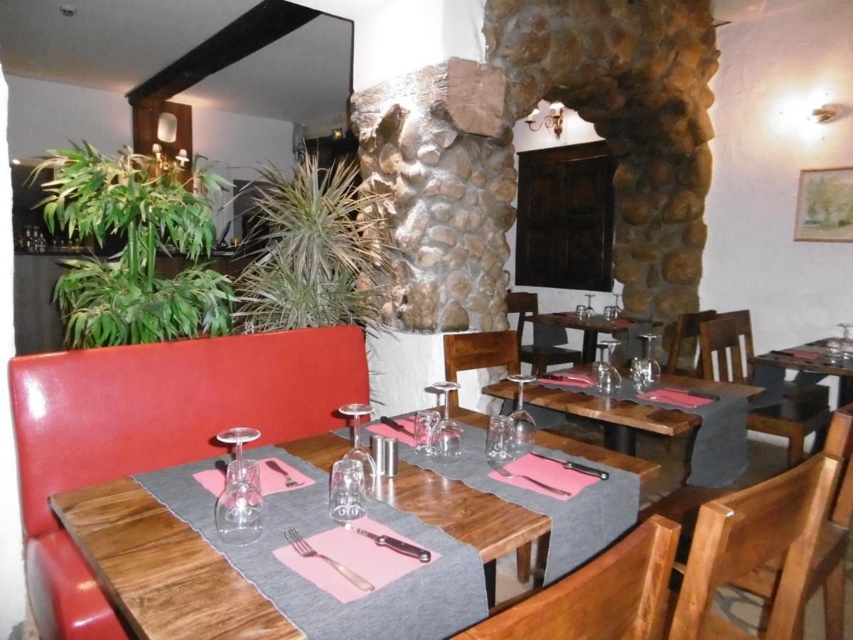 Le Relais Des Vieilles Postes 호텔 Les Avenières 외부 사진
